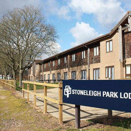 Stoneleigh Park Lodge Ashow エクステリア 写真