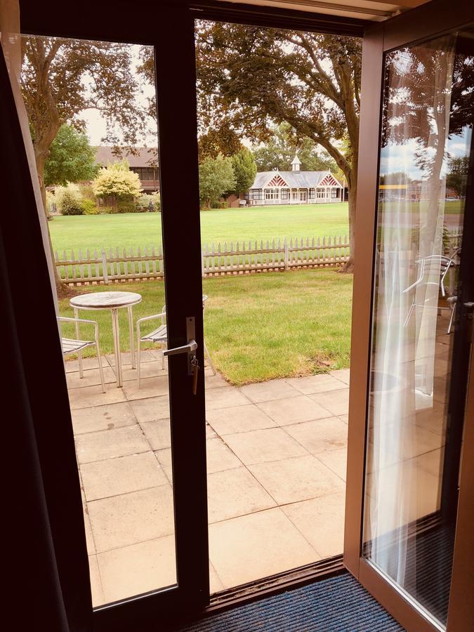 Stoneleigh Park Lodge Ashow エクステリア 写真